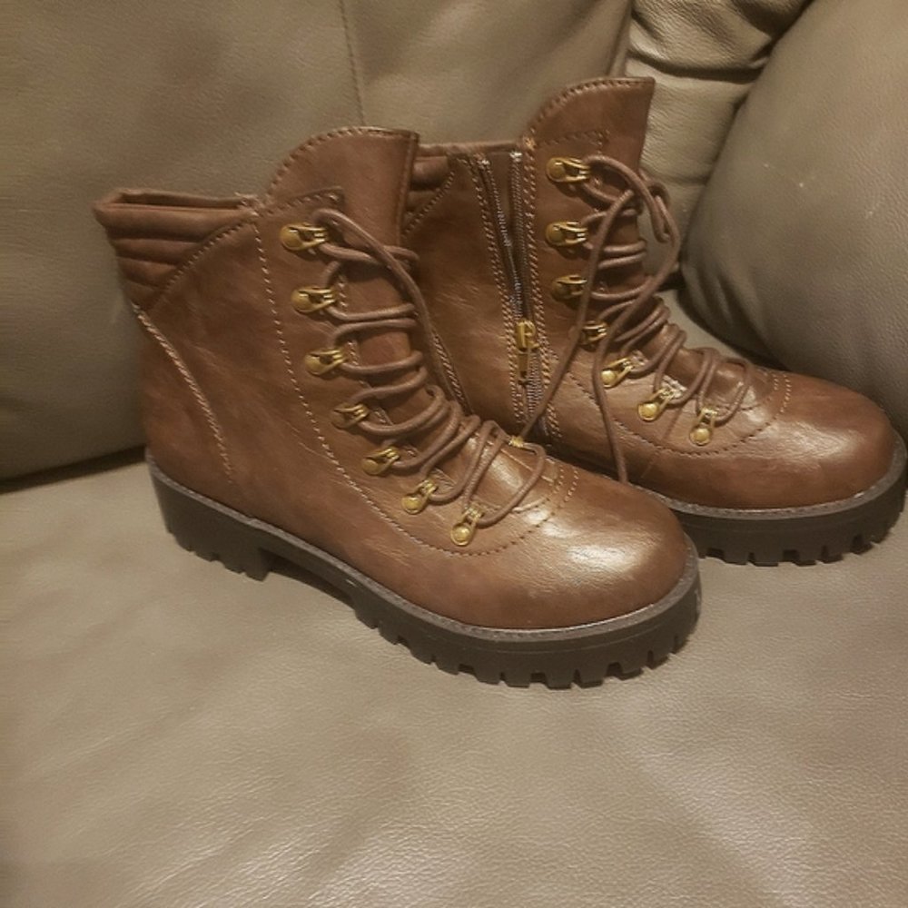 LEATHER CHUNKY BROWN BOOTS